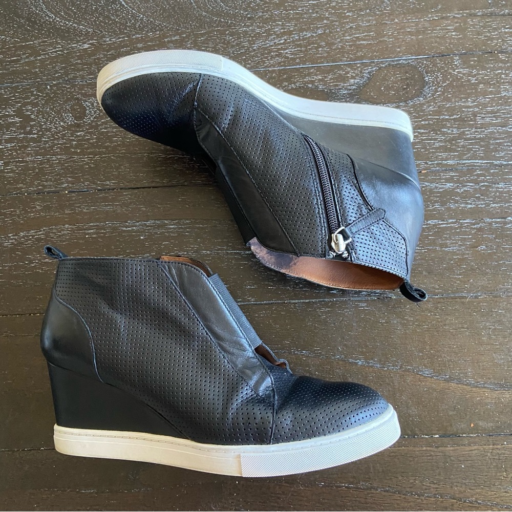 Linea Paolo Felicia Wedge Black Heel Zip Up Sneakers Women’s Size 9.5‎
